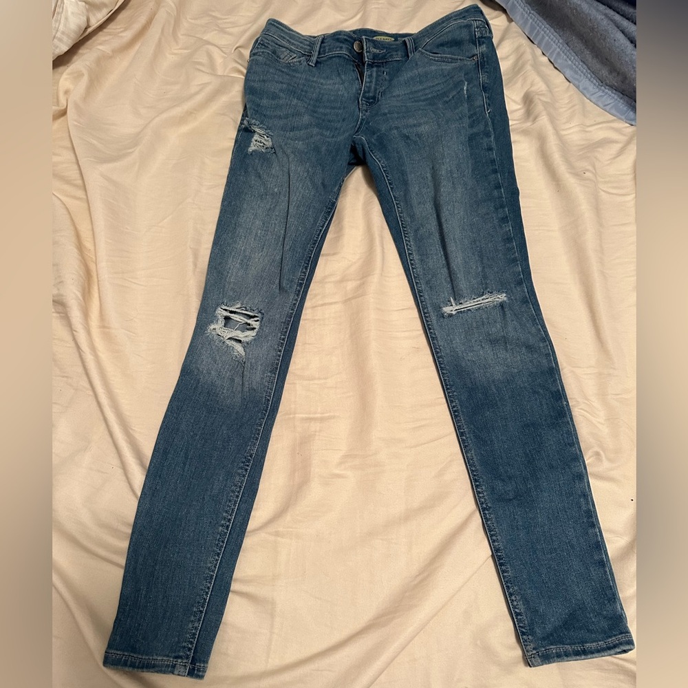 Ripped skinny jeans